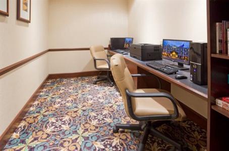 фото отеля Staybridge Suites Milwaukee West Oconomowoc
