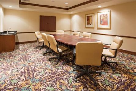 фото отеля Staybridge Suites Milwaukee West Oconomowoc