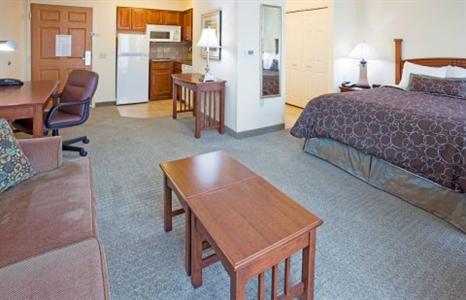 фото отеля Staybridge Suites Milwaukee West Oconomowoc