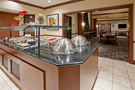 фото отеля Staybridge Suites Milwaukee West Oconomowoc