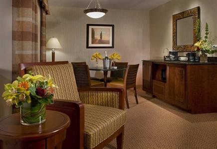 фото отеля Hilton Garden Inn Milwaukee Park Place