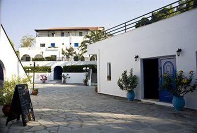 фото отеля Theo Bungalows
