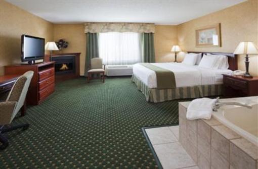 фото отеля Holiday Inn Express Hotel & Suites Rapid City