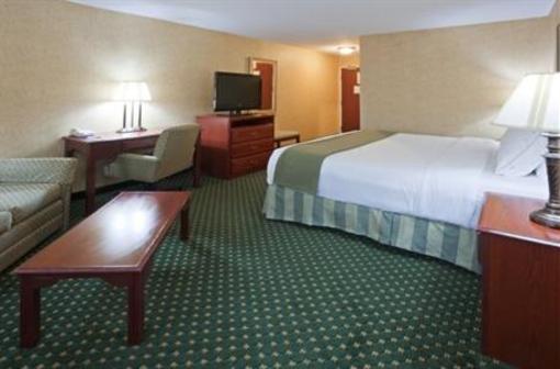 фото отеля Holiday Inn Express Hotel & Suites Rapid City