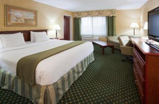 фото отеля Holiday Inn Express Hotel & Suites Rapid City