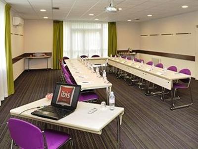 фото отеля Ibis Chartres Ouest Luce