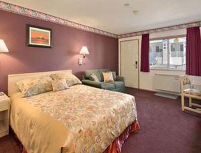 фото отеля Super 8 Merritt