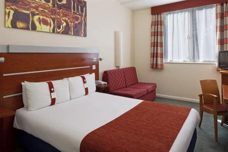 фото отеля Holiday Inn Express London-Wimbledon-South