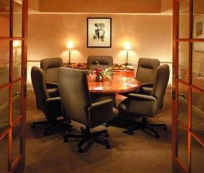 фото отеля Hawthorn Suites Executive Village