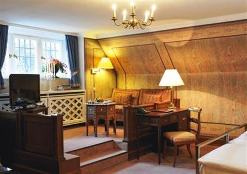 фото отеля Schlosshotel Kronberg