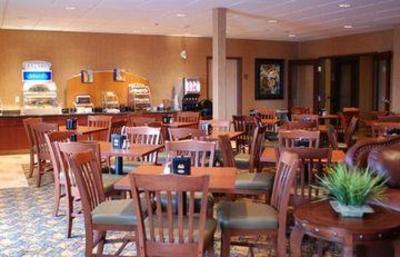 фото отеля Days Inn and Suites Strathmore
