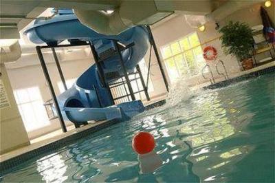 фото отеля Days Inn and Suites Strathmore