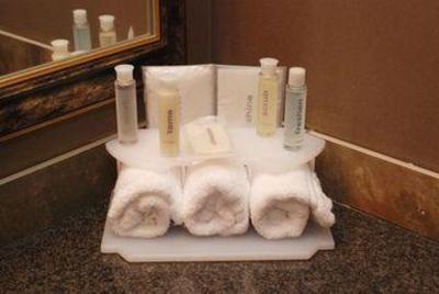 фото отеля Days Inn and Suites Strathmore