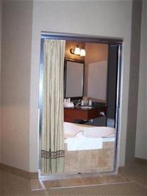 фото отеля Days Inn and Suites Strathmore