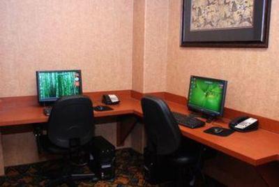 фото отеля Days Inn and Suites Strathmore