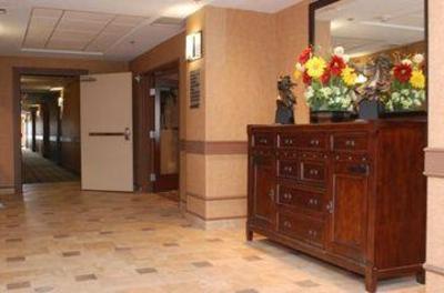 фото отеля Days Inn and Suites Strathmore
