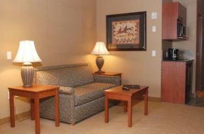 фото отеля Days Inn and Suites Strathmore