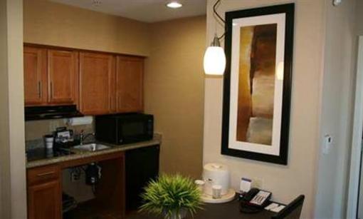 фото отеля Homewood Suites by Hilton Cedar Rapids North