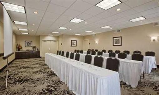 фото отеля Homewood Suites by Hilton Cedar Rapids North