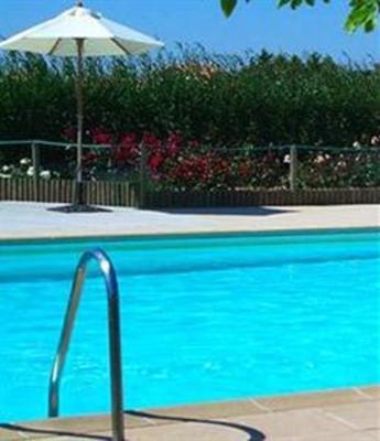 фото отеля Auberge La Fontaine Aux Bretons Pornic