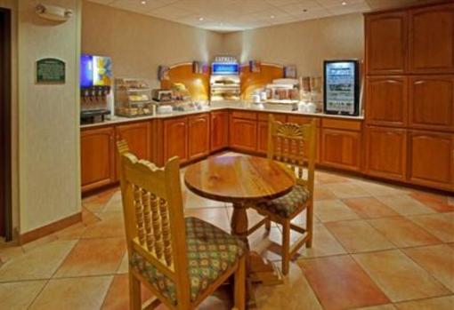 фото отеля Holiday Inn Express Hotel & Suites Manteca
