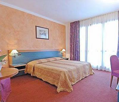 фото отеля Hotel Carignano