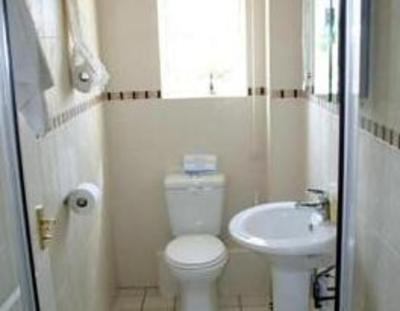 фото отеля Lower Lakes - Oak Lodge - Guest Room