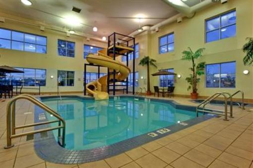 фото отеля Holiday Inn Express Lethbridge