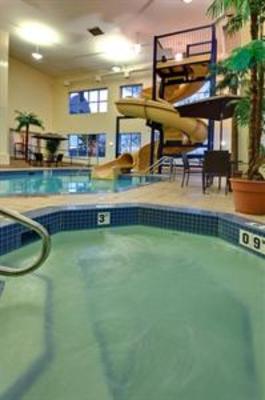 фото отеля Holiday Inn Express Lethbridge