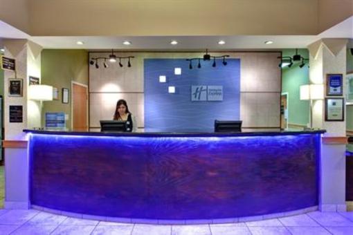 фото отеля Holiday Inn Express Lethbridge