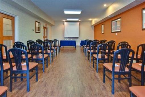 фото отеля Holiday Inn Express Lethbridge