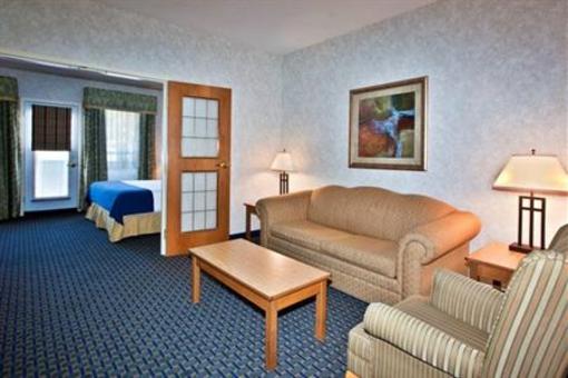 фото отеля Holiday Inn Express Lethbridge