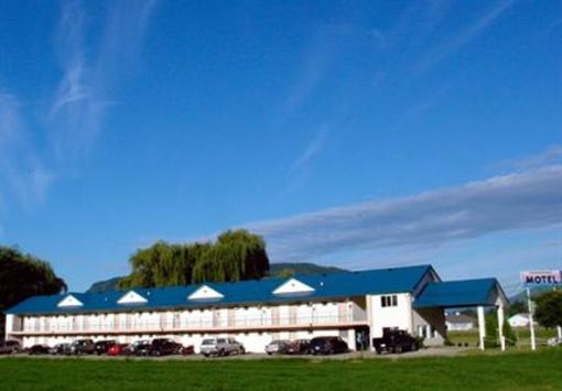 фото отеля Monashee Motel Sicamous
