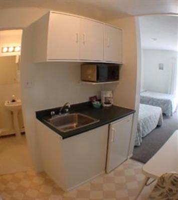 фото отеля Monashee Motel Sicamous