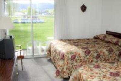 фото отеля Monashee Motel Sicamous