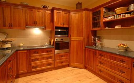 фото отеля Lake Bywater Cottage Walker Flat
