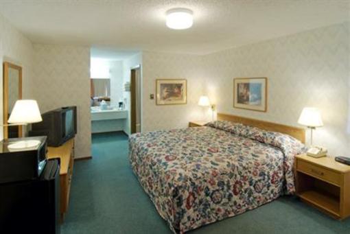 фото отеля Valu Stay Inn & Suites River Falls