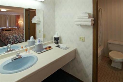 фото отеля Valu Stay Inn & Suites River Falls