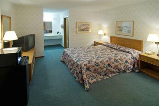 фото отеля Valu Stay Inn & Suites River Falls