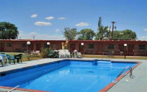 фото отеля Pow Wow Inn
