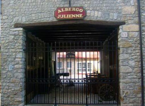 фото отеля Albergo Julienne