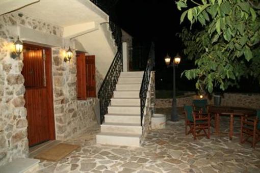 фото отеля Mary Beach Apartments Sfakia