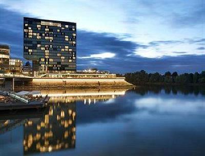 фото отеля Hyatt Regency Dusseldorf