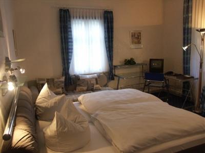 фото отеля Hotel Zum Paradies