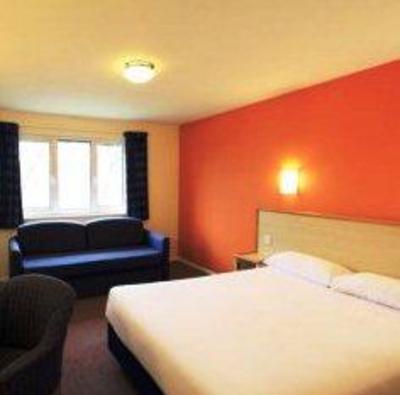 фото отеля Travelodge Birmingham Dudley