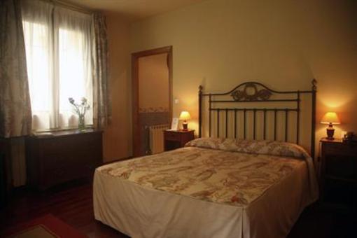 фото отеля Hotel Roca Mollarri