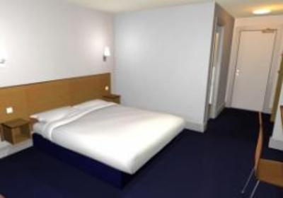 фото отеля Travelodge Rugby Dunchurch