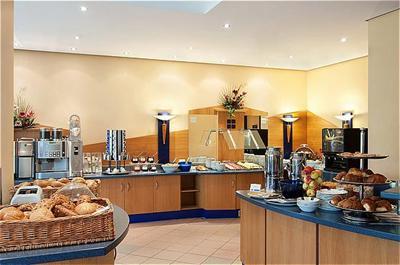 фото отеля Express by Holiday Inn Cologne Troisdorf