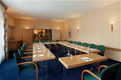 фото отеля Express by Holiday Inn Cologne Troisdorf