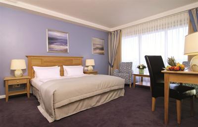 фото отеля Hotel Vier Jahreszeiten Sankt Peter-Ording